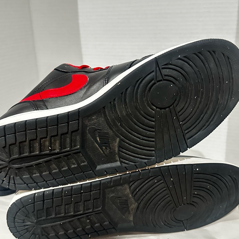 Jordan 1 black toe low - Picture 6 of 7